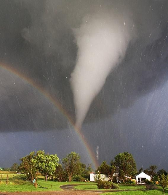 Dröm Tolkning: en tornado drömmar ... Varför?