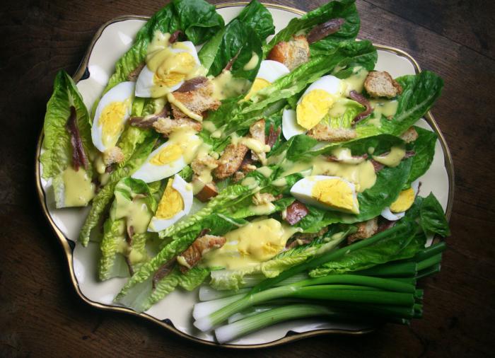 sallad med torsk och ägg