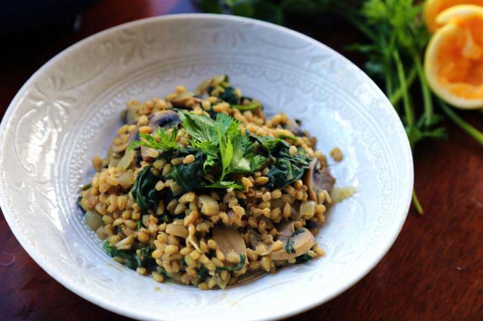 Svamp risotto från en korn: Vi förbereder en italiensk maträtt på ryska