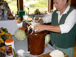 Sauerkraut för vintern i burken: matlagning recept
