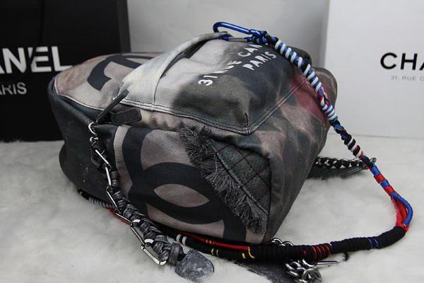 Snygga ryggsäckar från Chanel. Chanel Graffiti Backpack