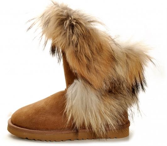 korta ugg stövlar med räv päls