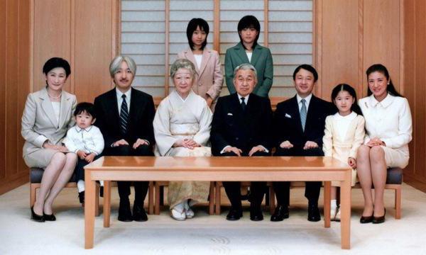 Japans president - Akihito. En kort historia av livet