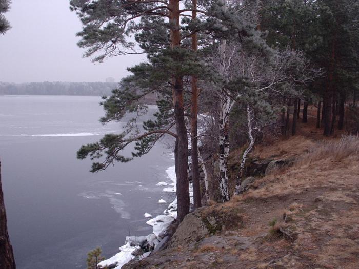 Sjön Sinara - pelaren i Chelyabinsk regionen