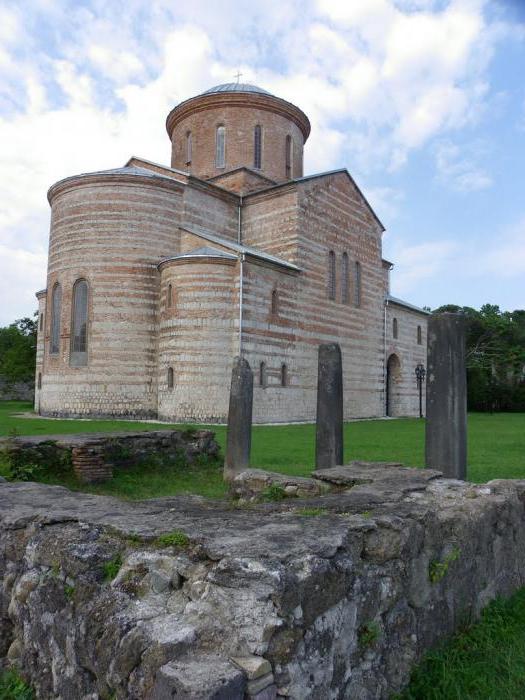 Resan till medeltiden. Patriarkalska katedralen i Pitsunda