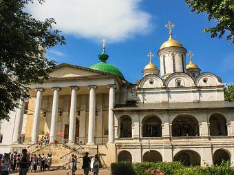 Frälsaromvandlingsklostret i Jaroslavl: adress, foto