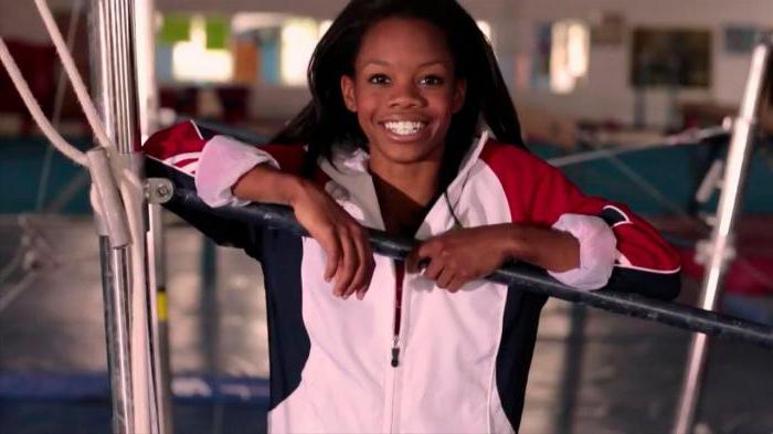 Amerikanska gymnast Gabby Douglas: Biografi och prestationer från den tre-tiden olympiska mästaren