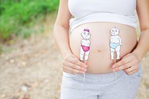 Bestäm babyens kön: tecken på graviditet som pojke och tjej
